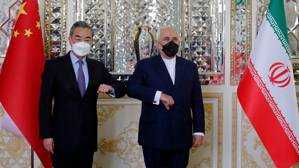 Írán a Čína podepsaly strategickou dohodu, platit má 25 let